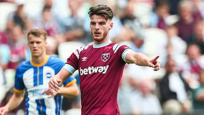 足球中超球队旅程曝光，航班延误引不满